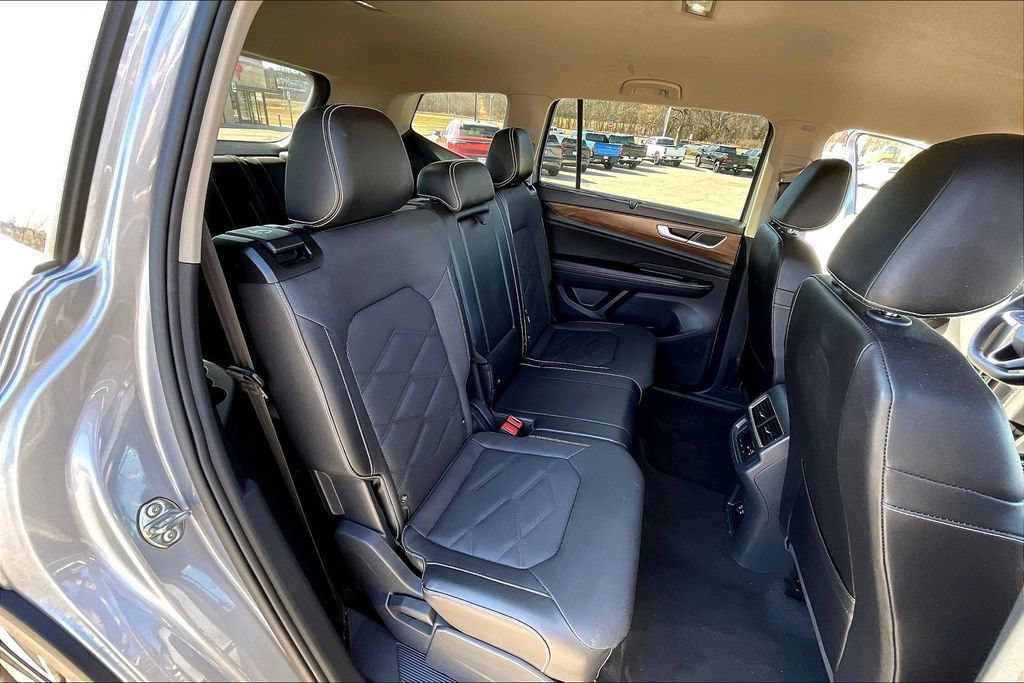 Used 2024 Volkswagen Atlas SE AWD/4WD image 24