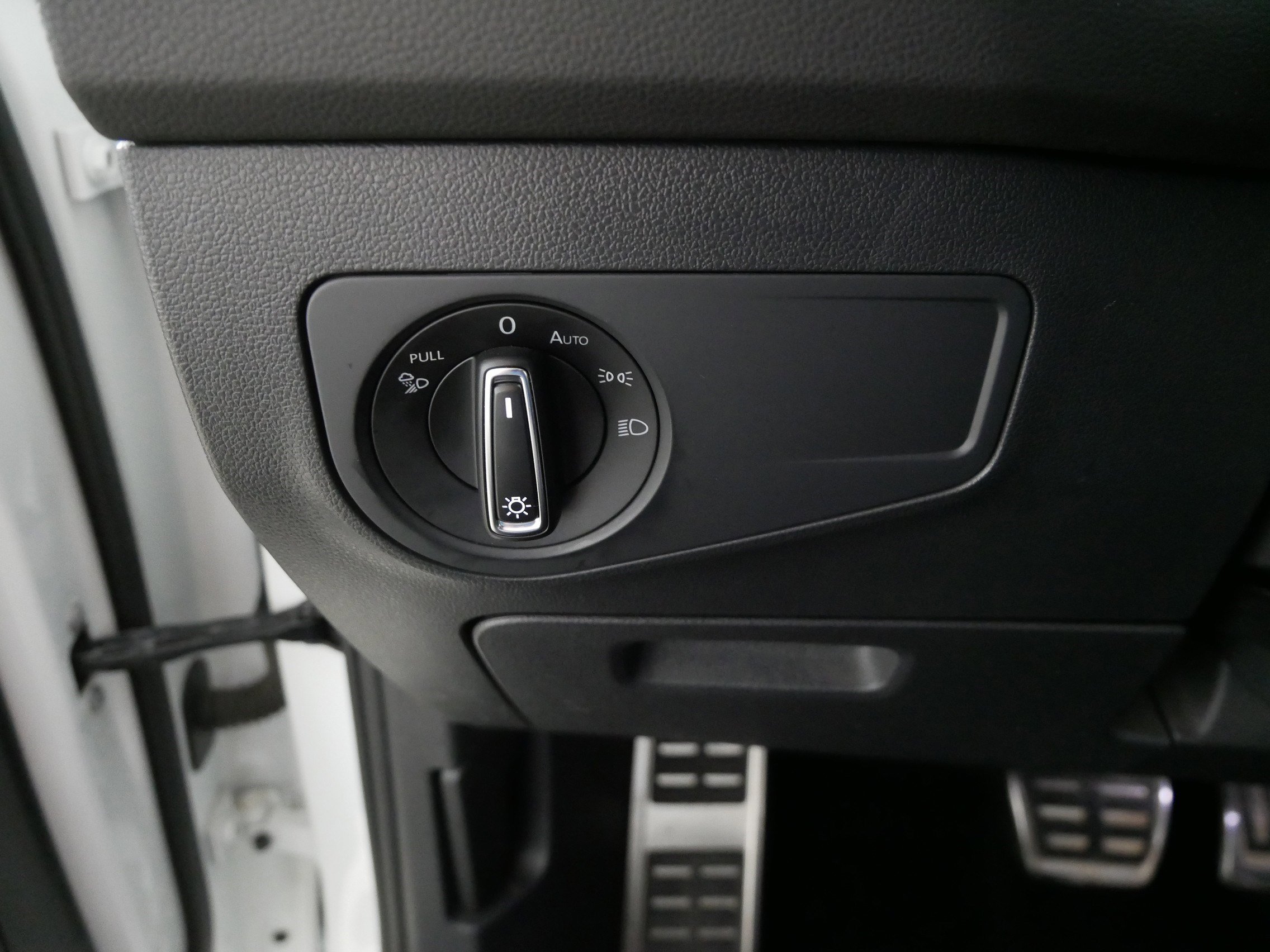 Used 2023 Volkswagen Tiguan SEL R-Line image 26