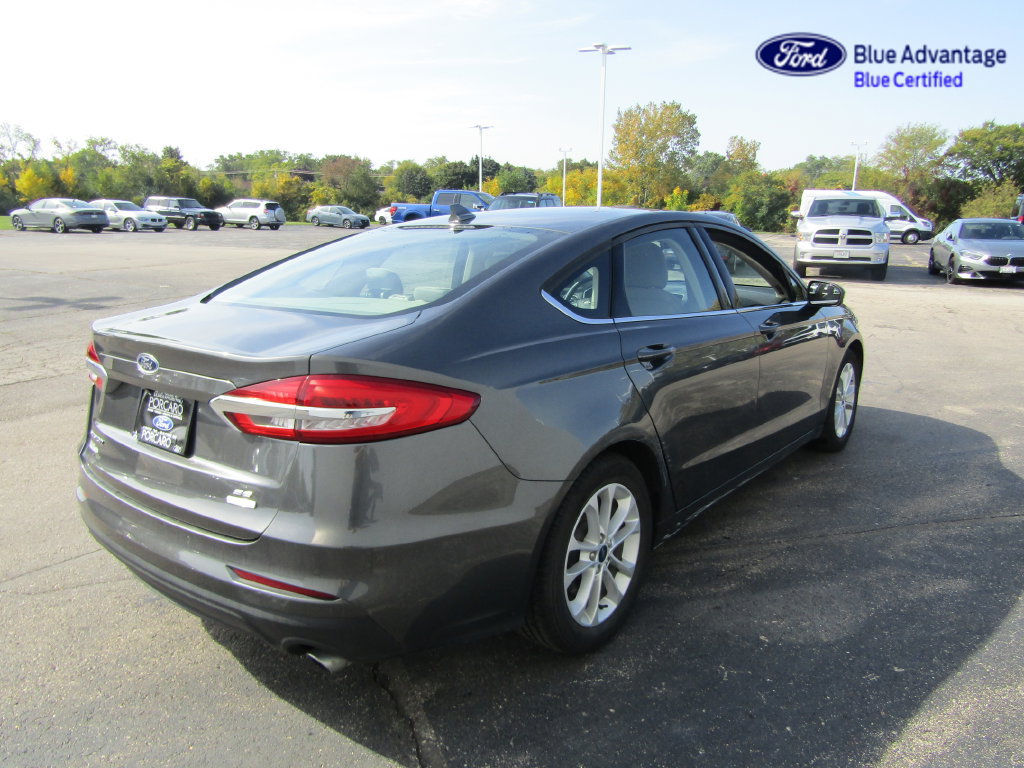 Used 2019 Ford Fusion SE FWD image 4