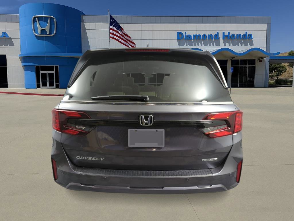 New 2026 Honda Odyssey Touring image 3