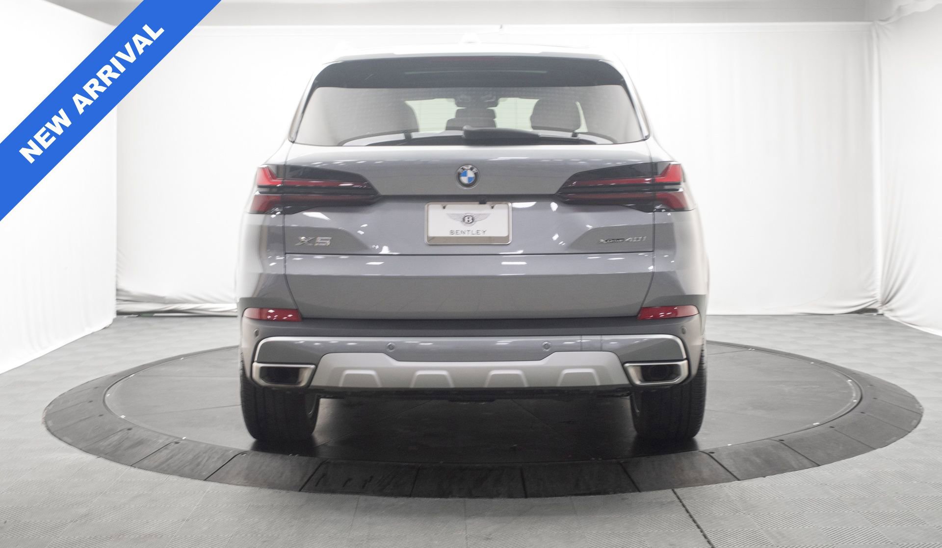 Used 2024 BMW X5 xDrive40i w/ Parking Assistance Package AWD/4WD image 4