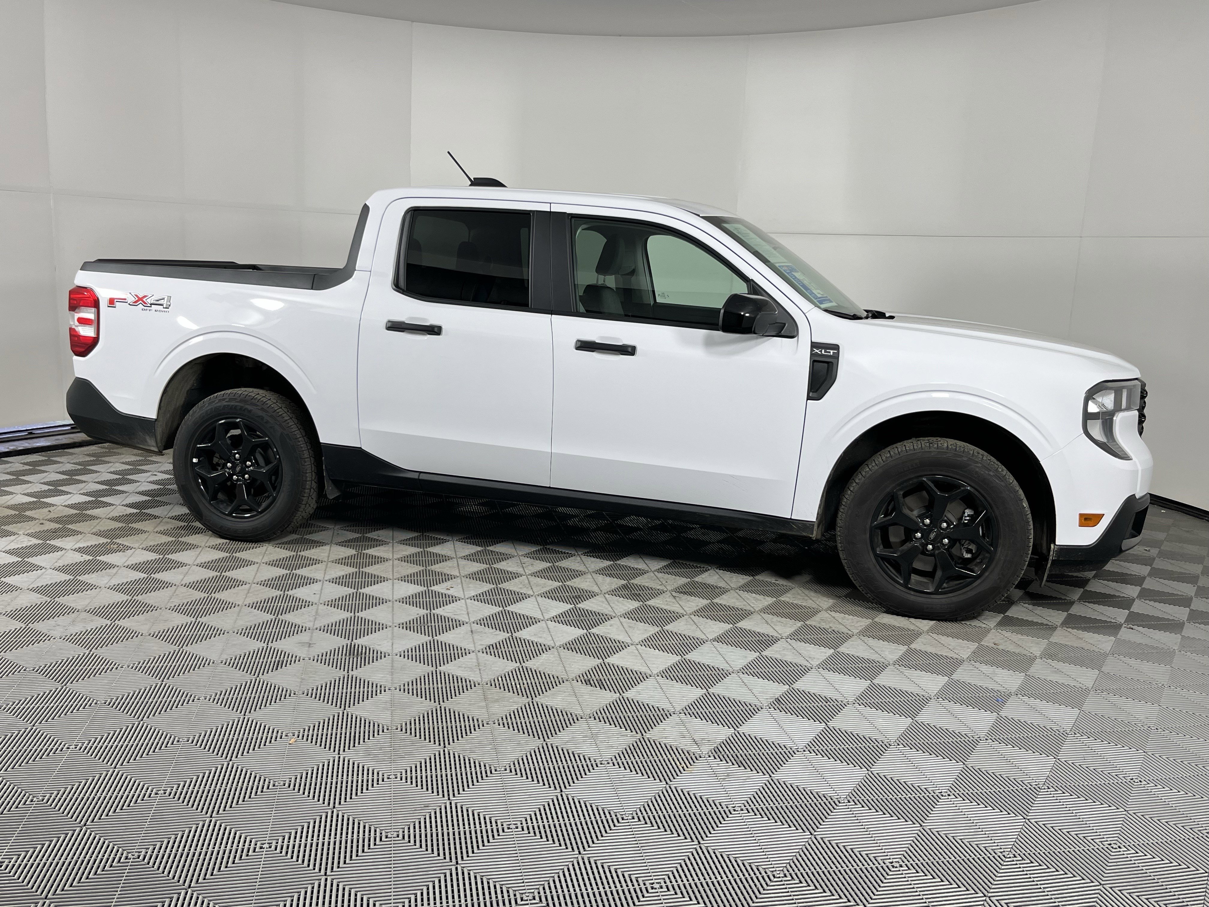 Used 2025 Ford Maverick XLT w/ XLT Luxury Package image 6