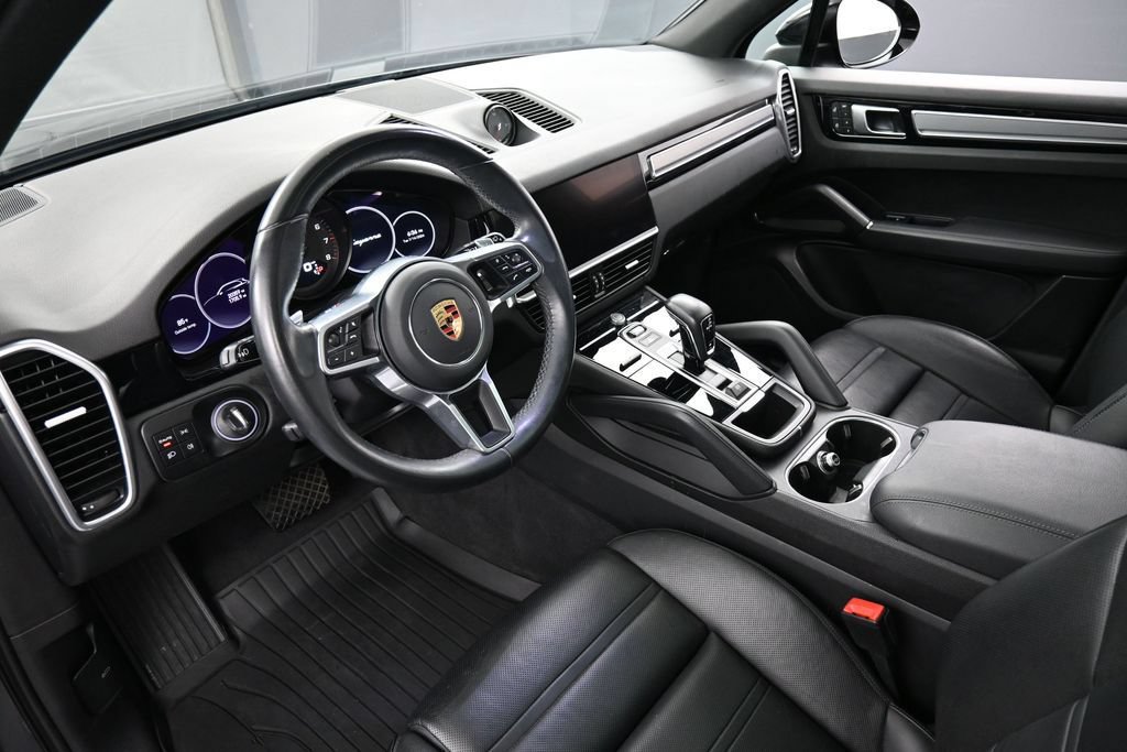 Certified 2023 Porsche Cayenne Platinum Edition AWD/4WD image 4