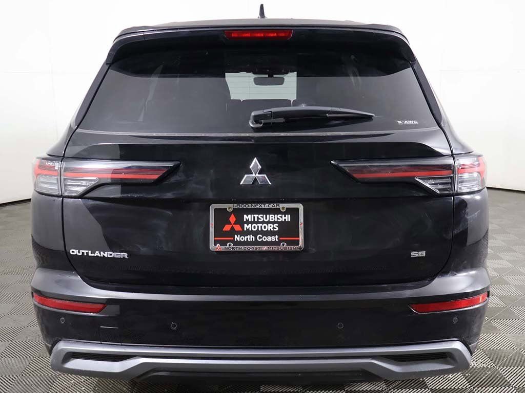 New 2026 Mitsubishi Outlander SE image 16