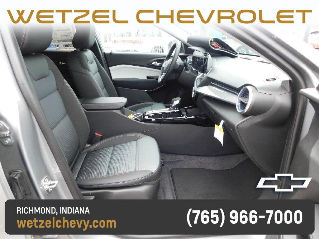New 2026 Chevrolet Trax LT w/ Midnight Edition FWD image 16