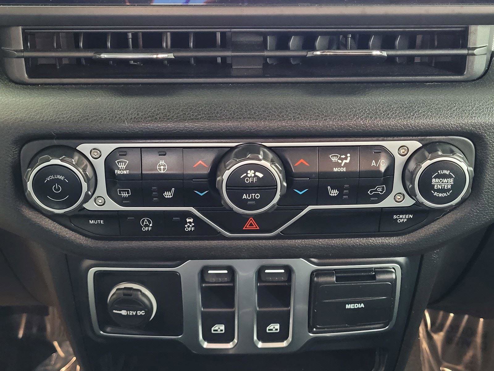 Used 2024 Jeep Wrangler Sport S image 27