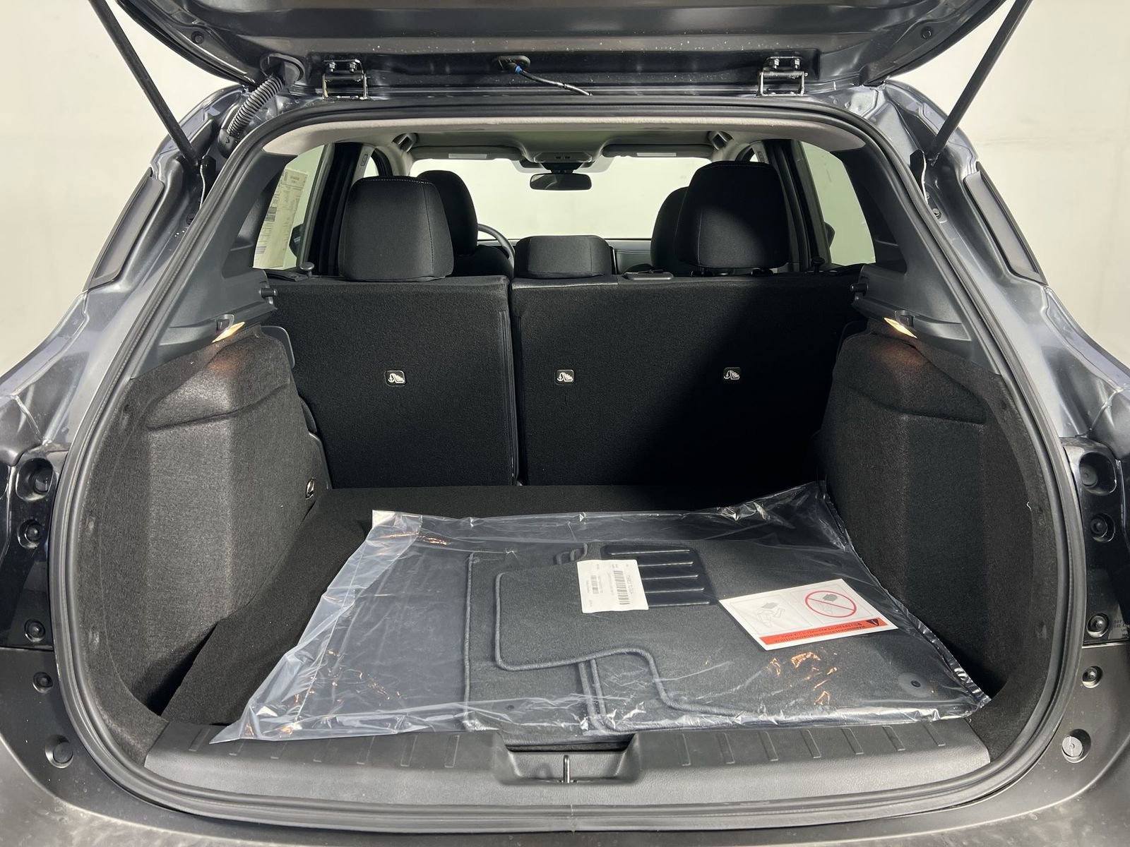 New 2025 Nissan Kicks SV w/ SV Premium Package image 32