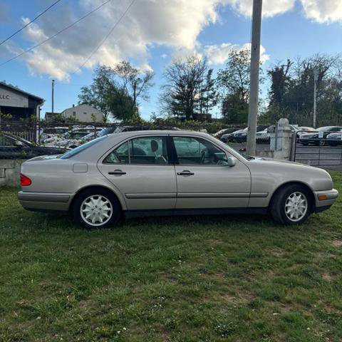 Used 1997 Mercedes-Benz E 320 Sedan image 8