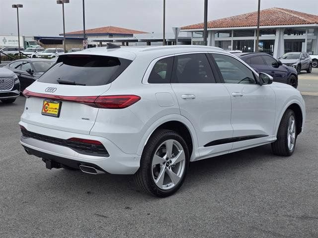 Used 2025 Audi Q5 Premium AWD/4WD image 4