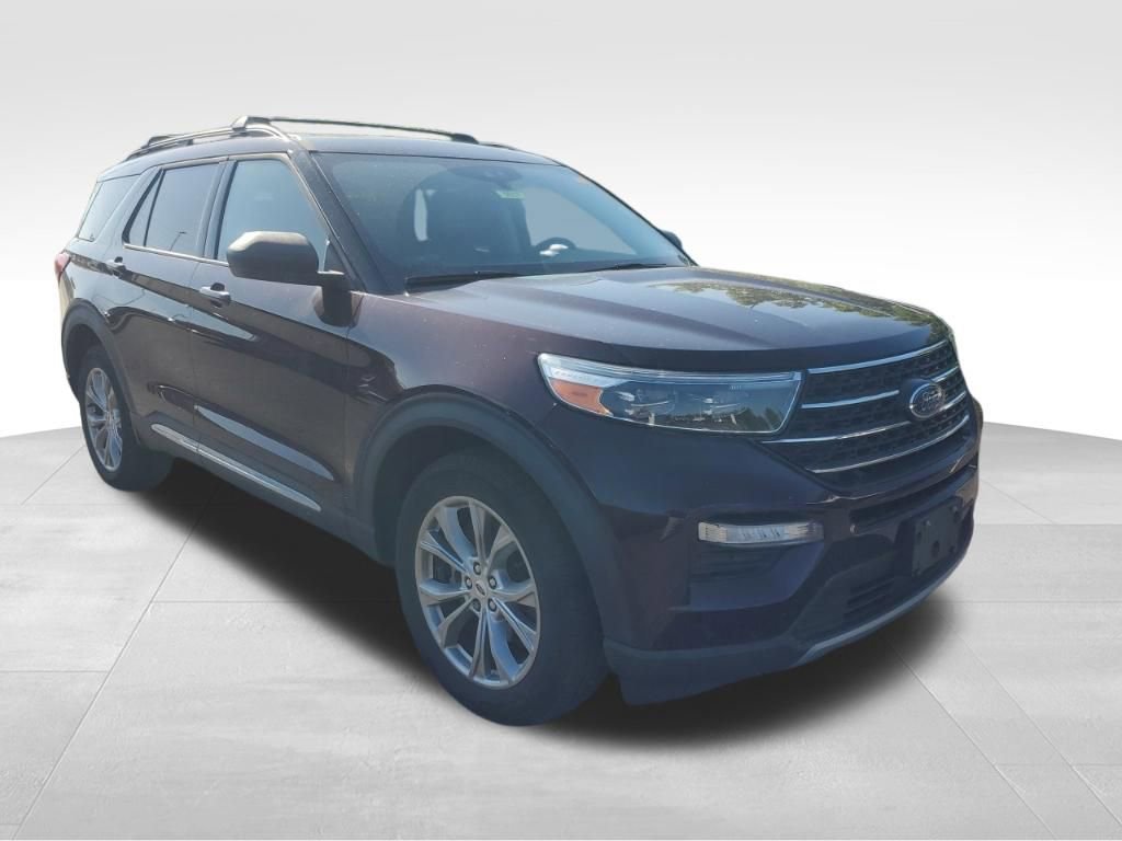 Used 2022 Ford Explorer XLT w/ Equipment Group 202A AWD/4WD image 9