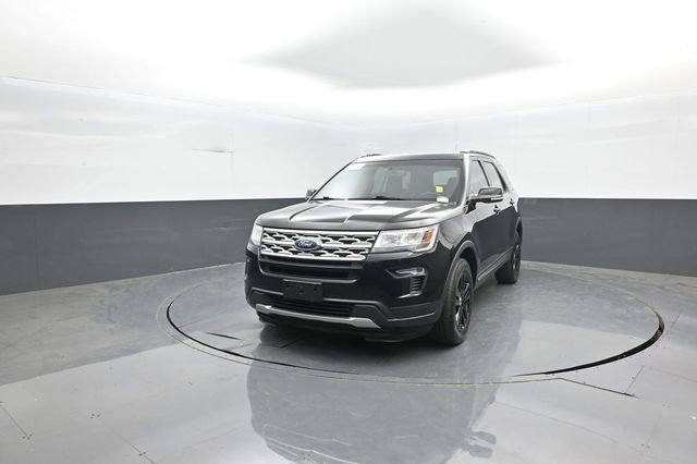 Certified 2018 Ford Explorer XLT w/ Equipment Group 201A AWD/4WD image 3
