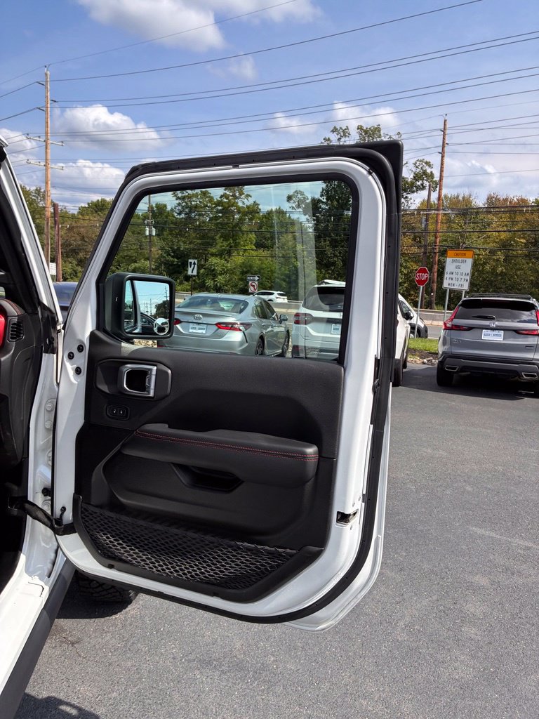 Used 2022 Jeep Wrangler Unlimited Rubicon AWD/4WD image 24