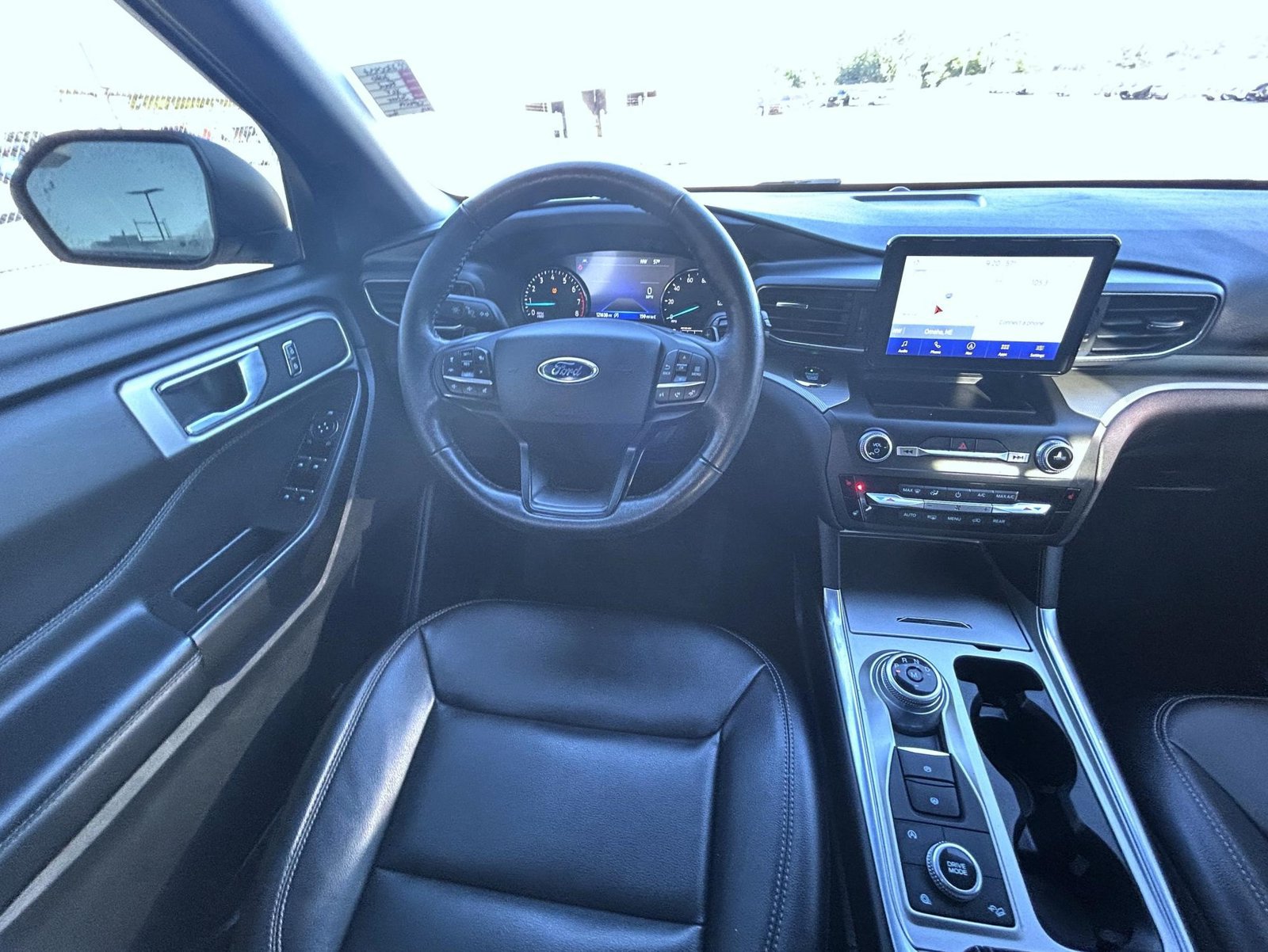 Used 2020 Ford Explorer XLT w/ Equipment Group 202A AWD/4WD image 13