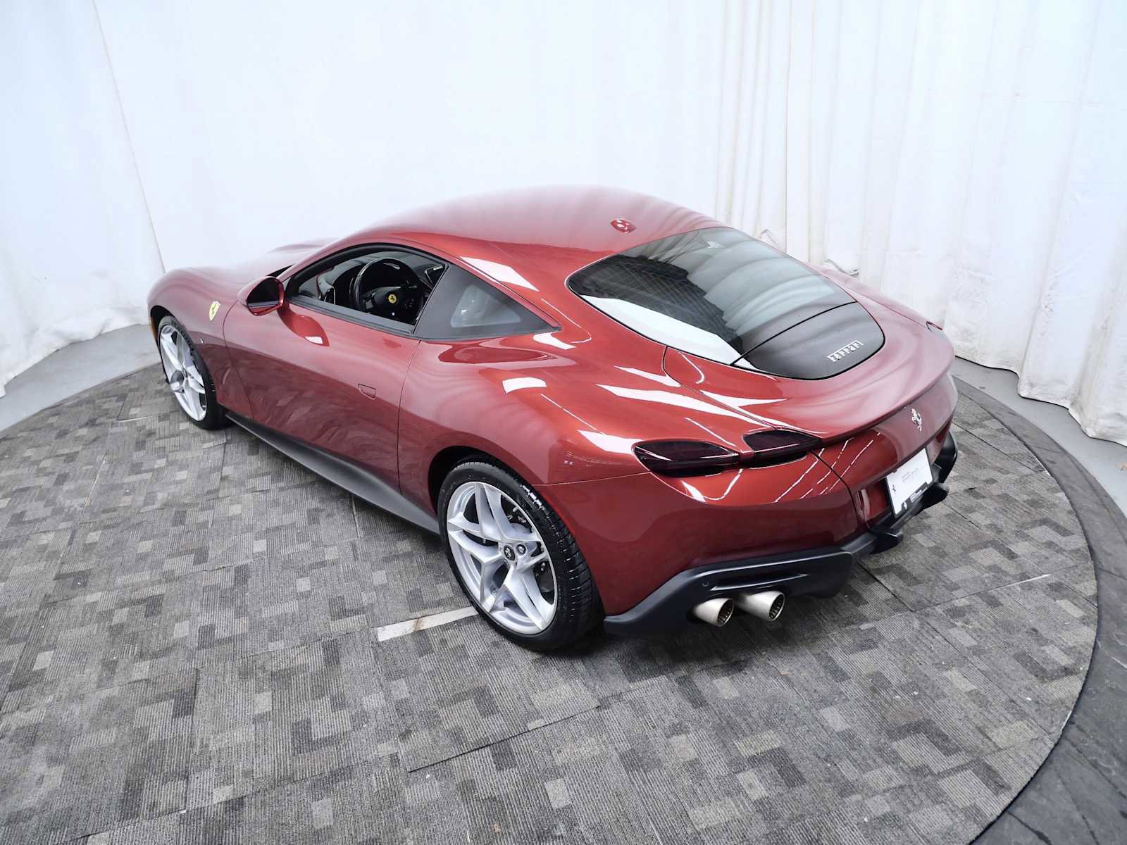 Certified 2021 Ferrari Roma RWD image 5