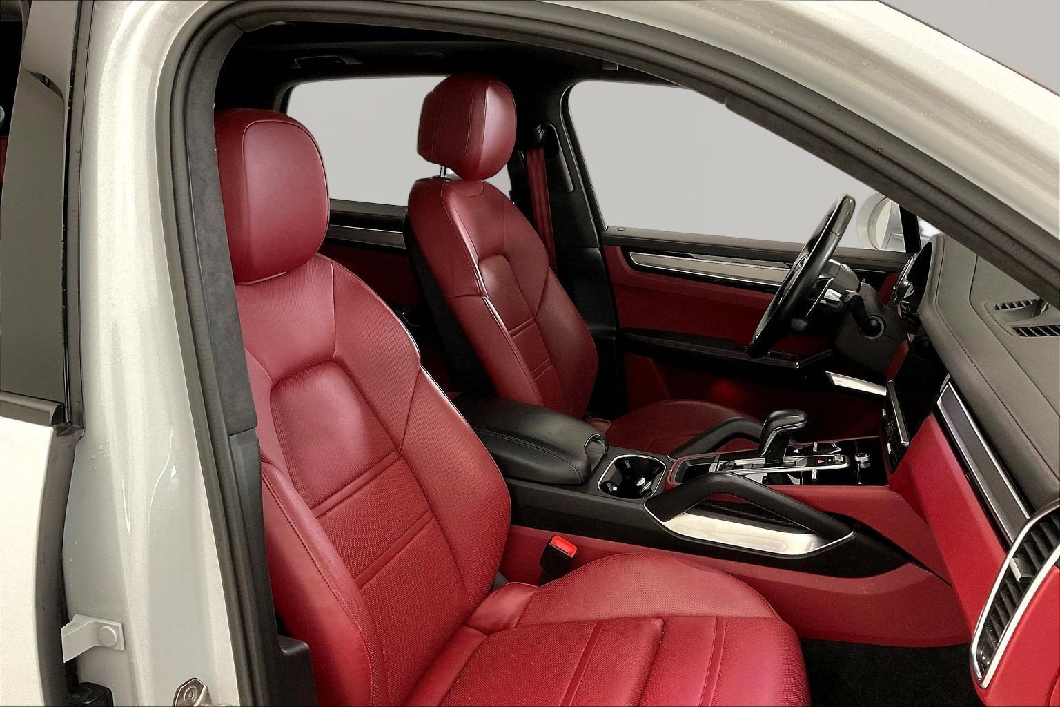 Used 2022 Porsche Cayenne Turbo AWD/4WD image 28