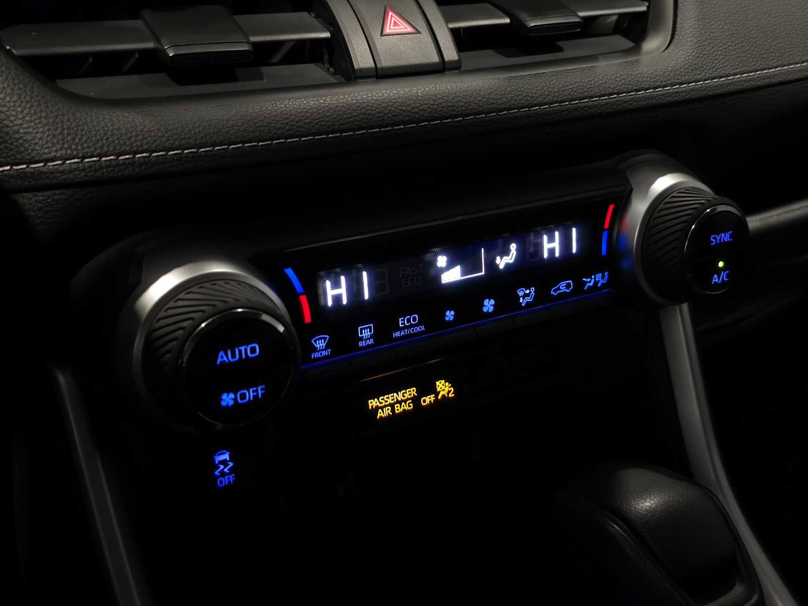 Used 2019 Toyota RAV4 LE image 29