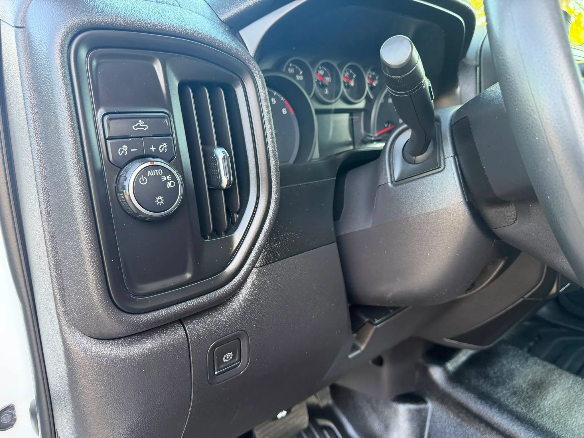 Used 2021 Chevrolet Silverado 1500 W/T RWD image 29