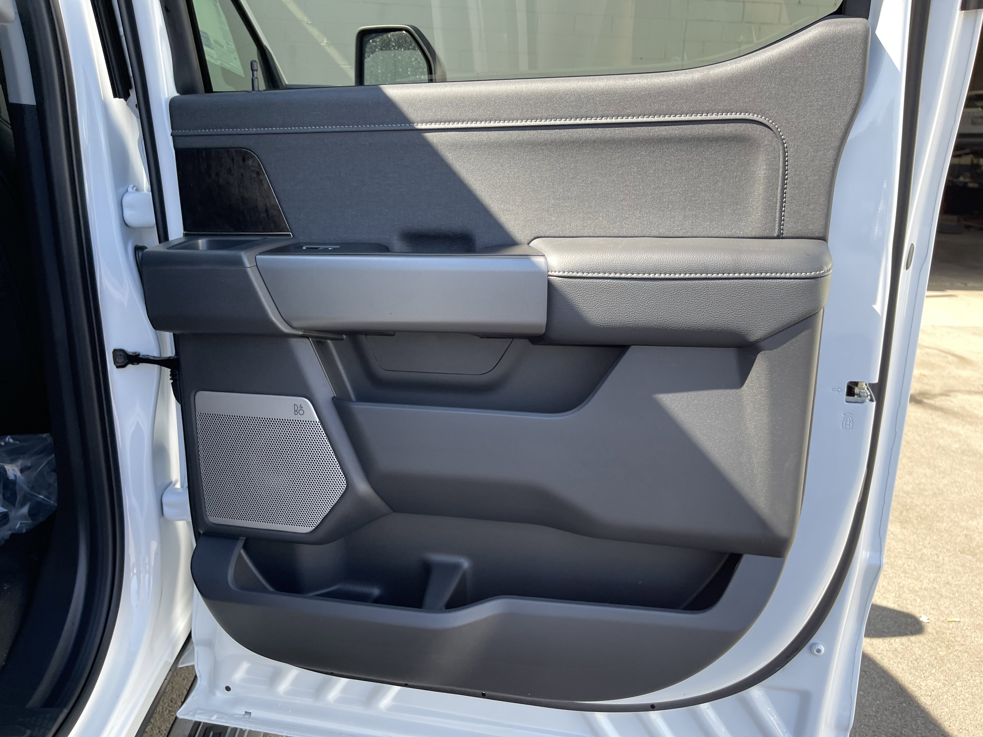 New 2026 Ford F350 Lariat w/ Black Appearance Package image 30