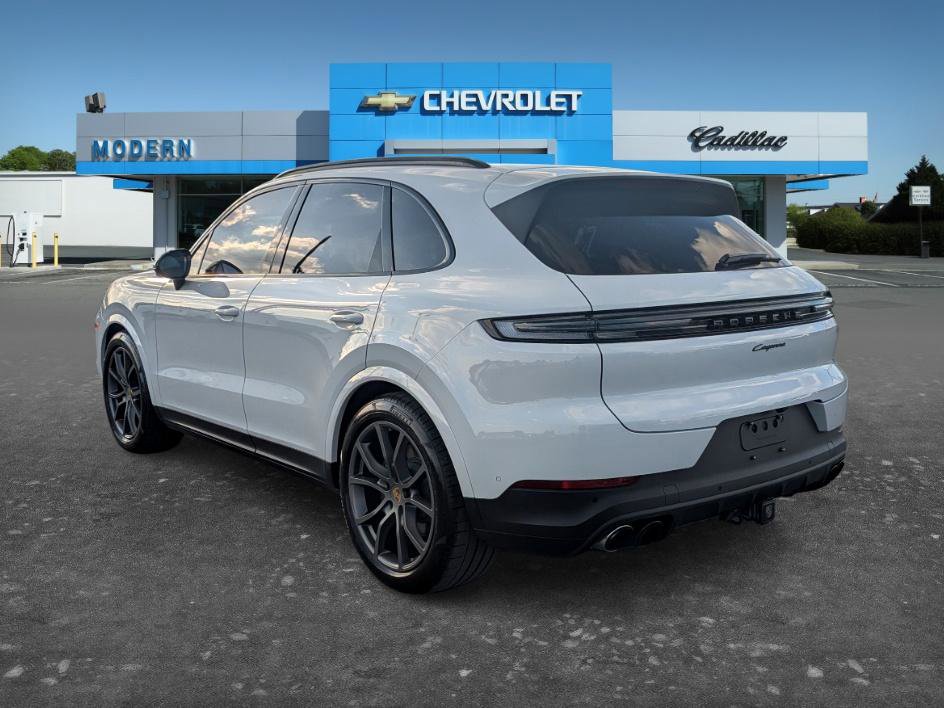 Used 2024 Porsche Cayenne image 7