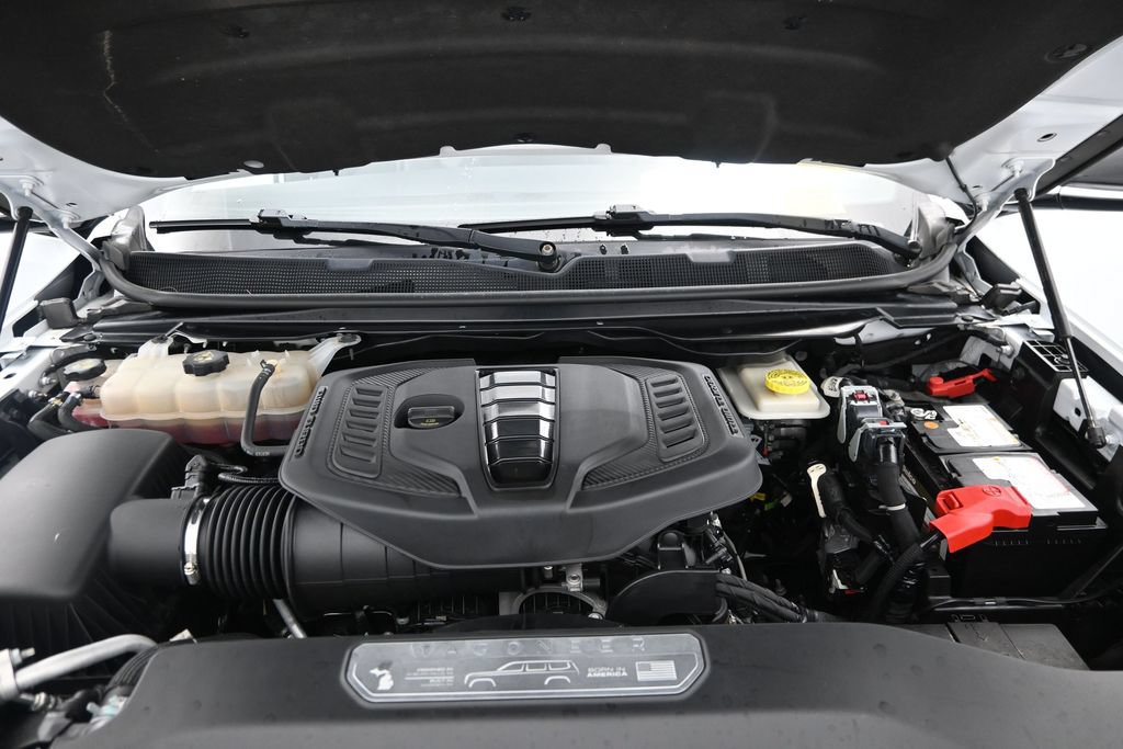 Used 2024 Jeep Wagoneer Series II w/ Flexible Seating Group RWD image 15