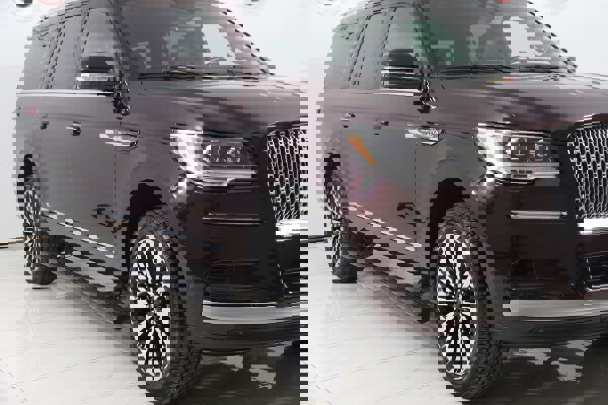 Used 2024 Lincoln Navigator L Reserve image 46