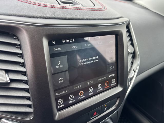 Used 2022 Jeep Cherokee Trailhawk image 19