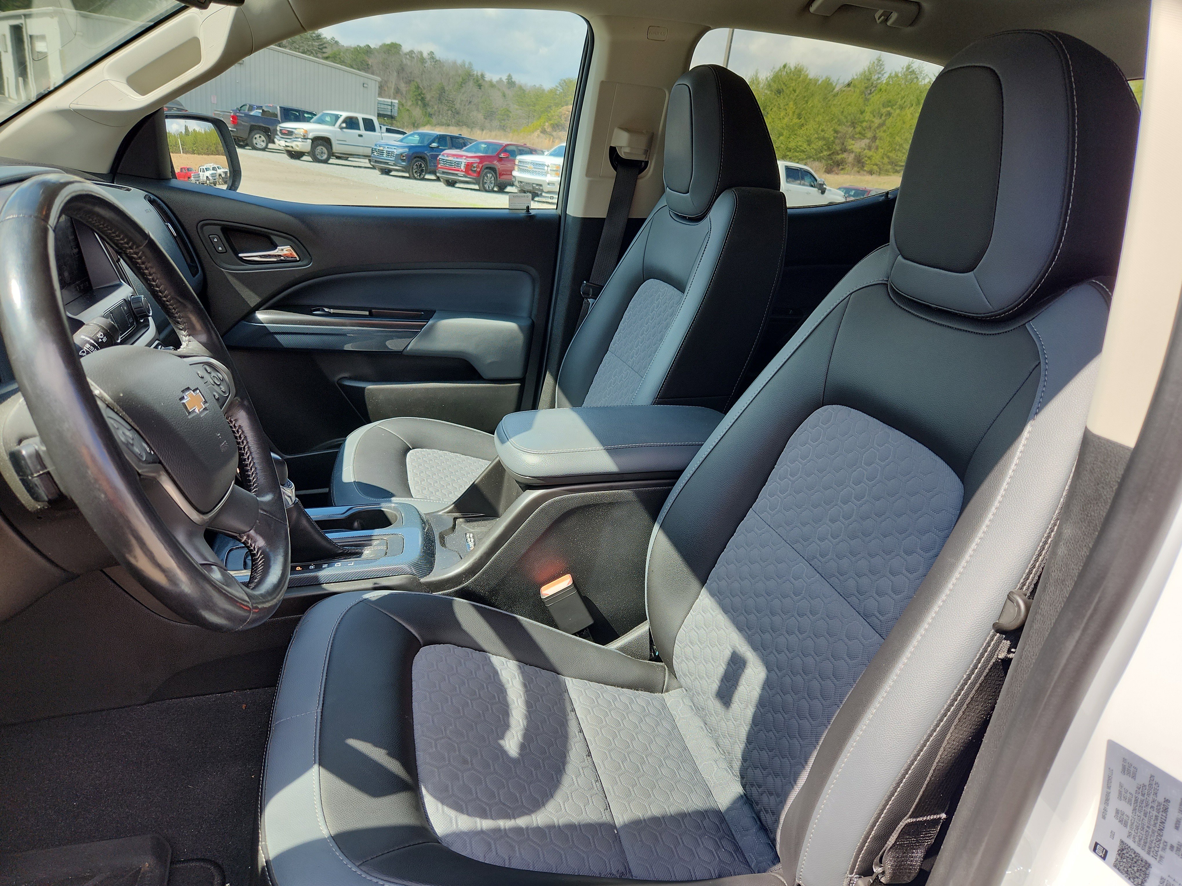 Used 2022 Chevrolet Colorado Z71 image 23