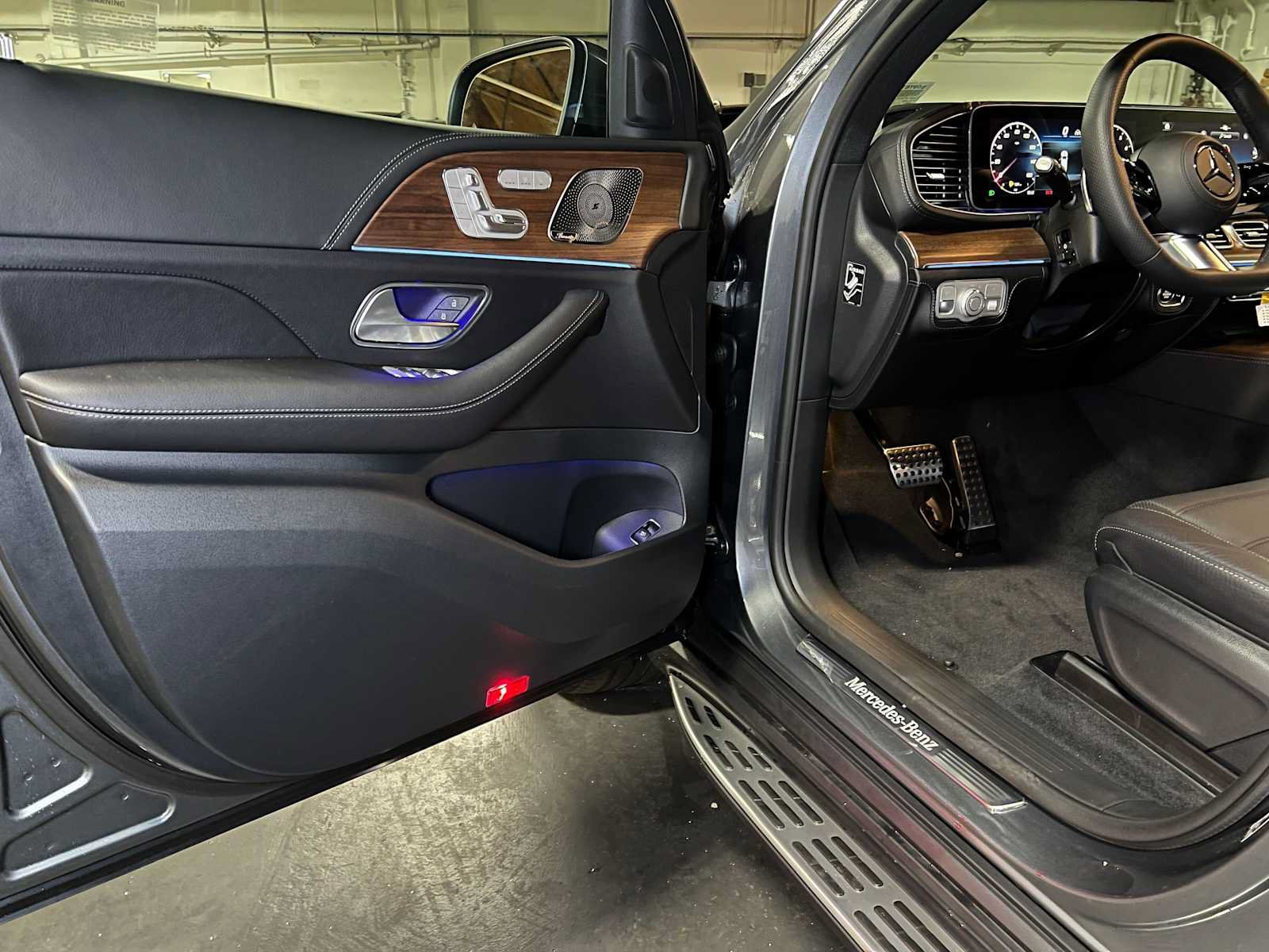 New 2026 Mercedes-Benz GLS 580 4MATIC image 22
