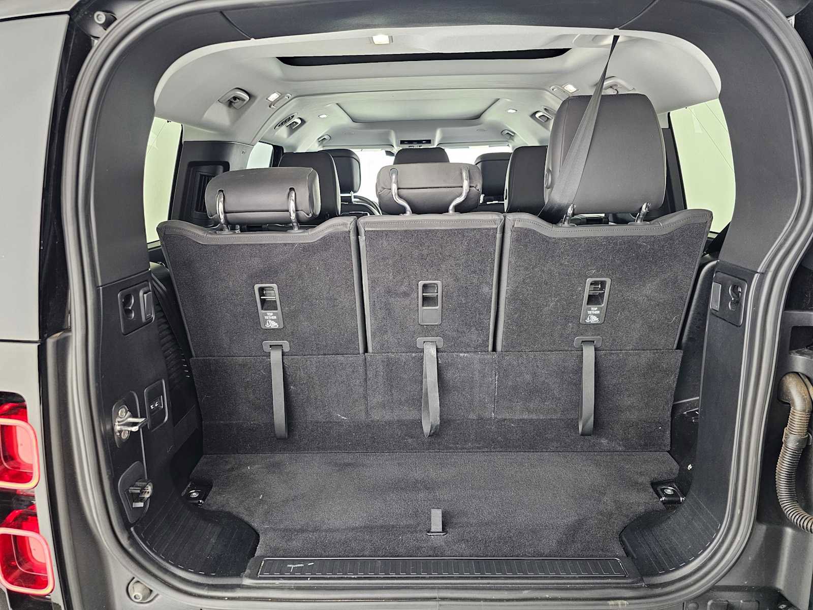 Used 2025 Land Rover Defender 130 S image 15