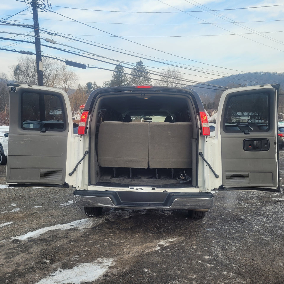 Used 2016 Chevrolet Express 3500 LT w/ LT Preferred Equipment Group image 42