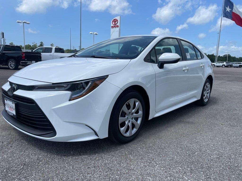 New 2026 Toyota Corolla LE FWD image 3