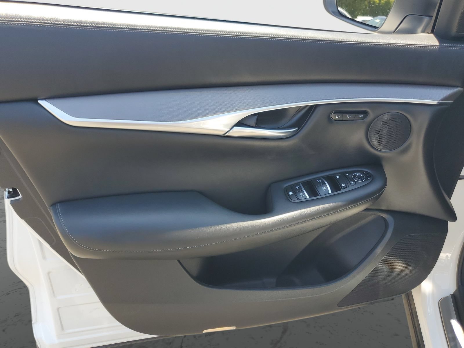 Used 2023 INFINITI QX50 Luxe FWD image 19