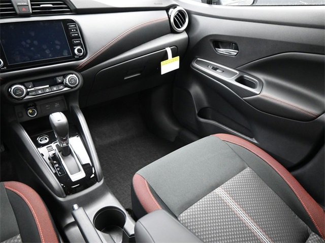 New 2025 Nissan Versa SR w/ Trunk Package image 11