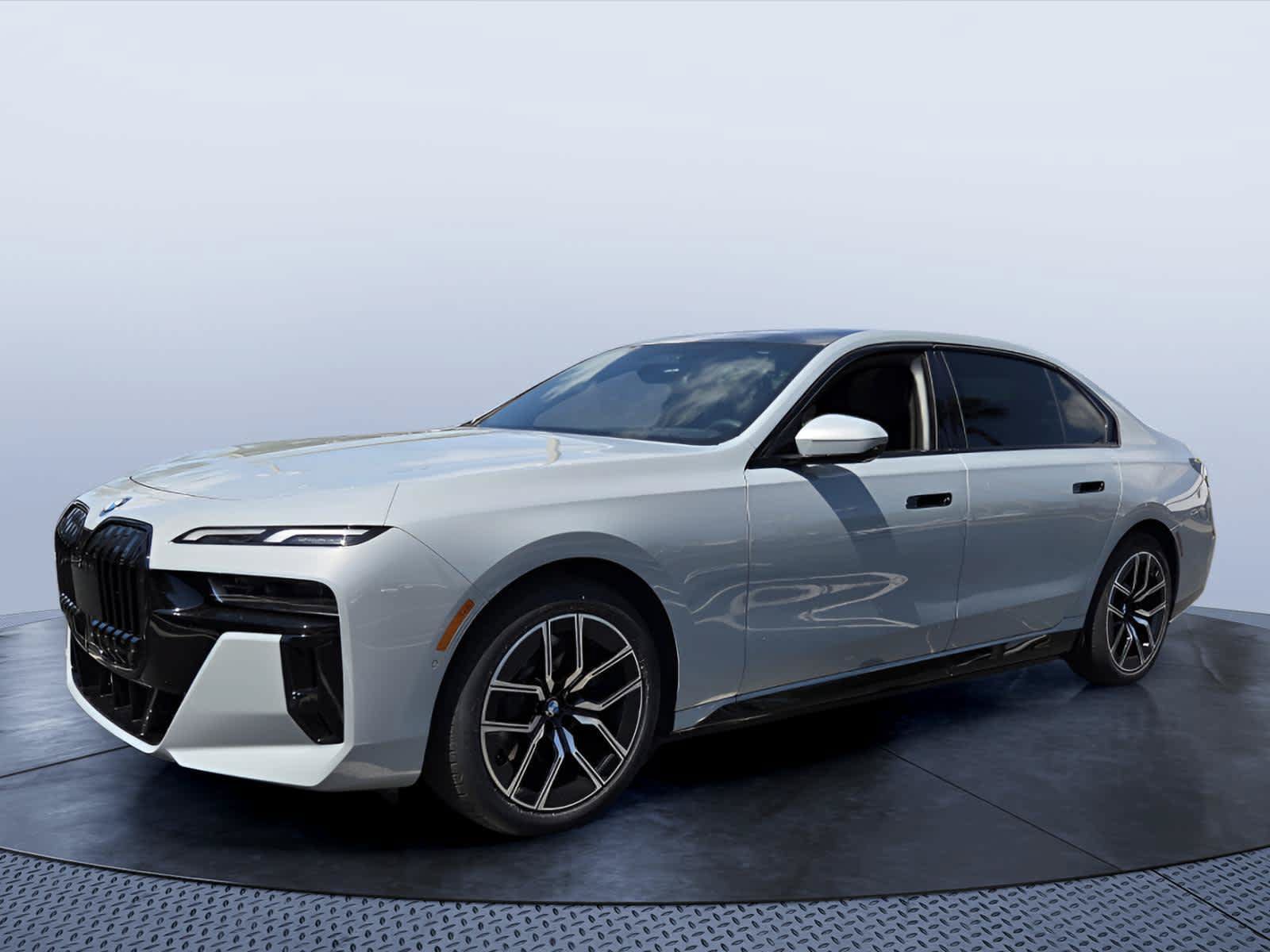 Certified 2023 BMW i7 xDrive60 AWD/4WD image 2