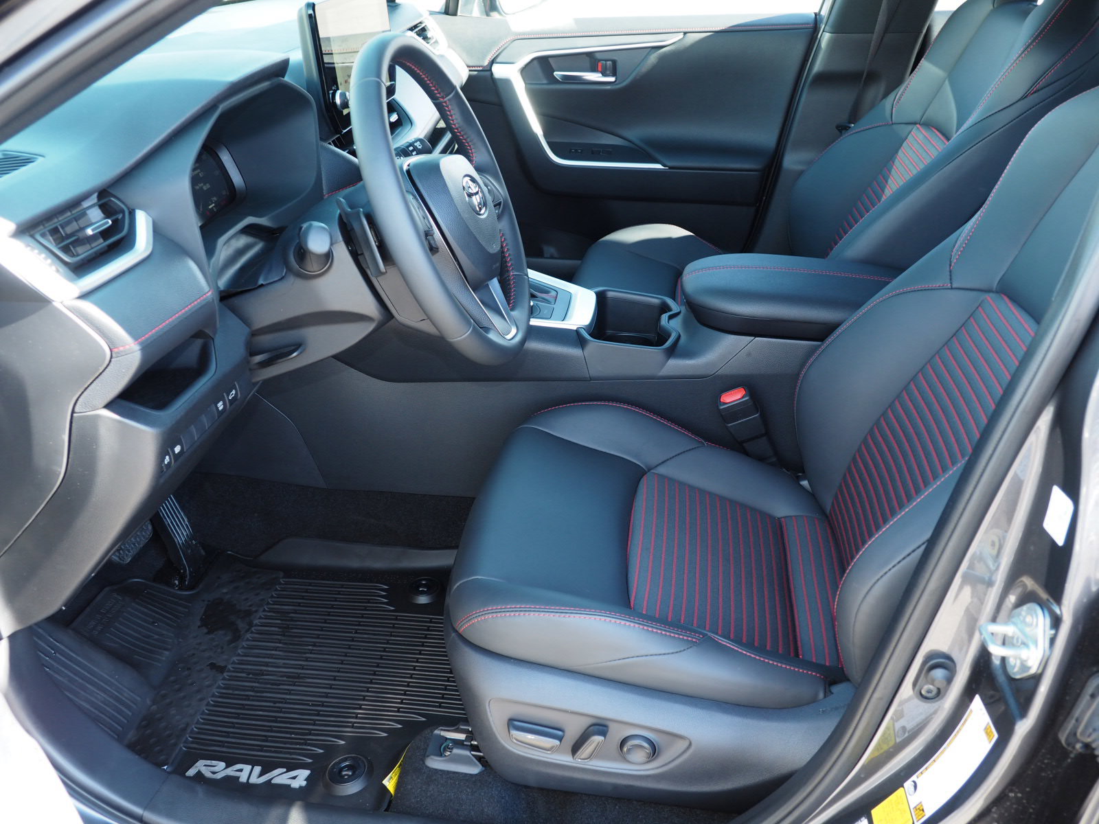 Used 2025 Toyota RAV4 XSE image 11