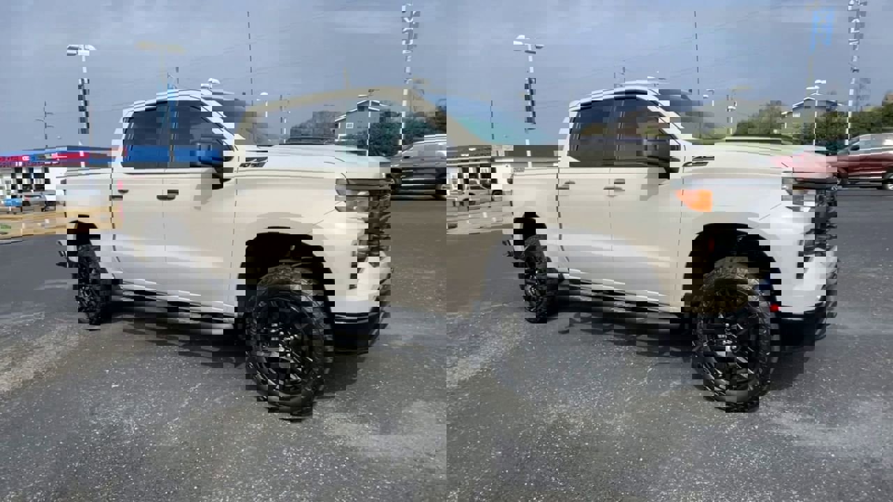 New 2026 Chevrolet Silverado 1500 Custom Trail Boss w/ LPO, Dark Essentials Package image 2