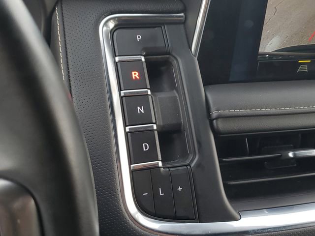 Used 2024 Chevrolet Suburban Premier AWD/4WD image 34