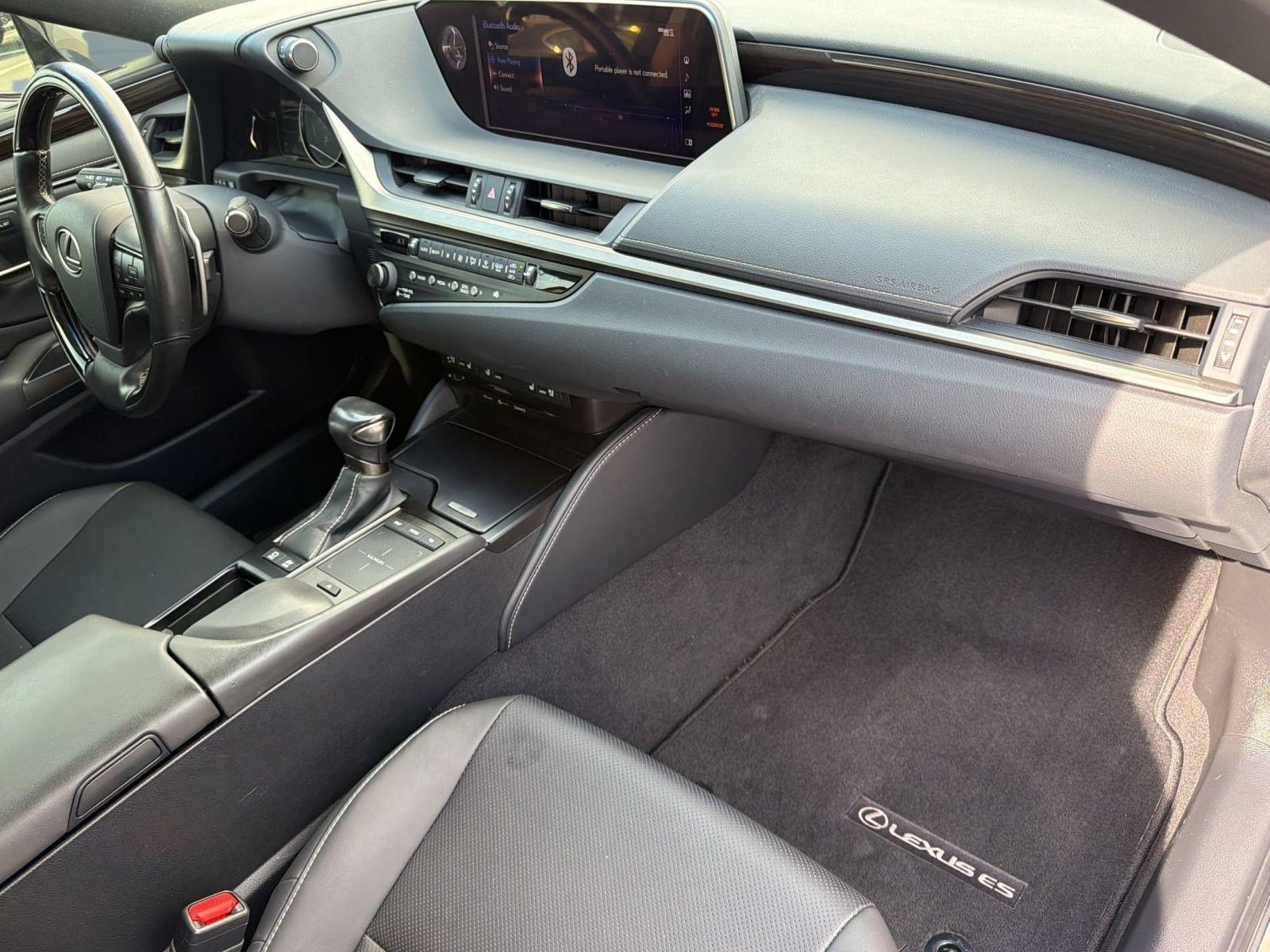 Used 2019 Lexus ES 300h w/ Premium Package FWD image 32