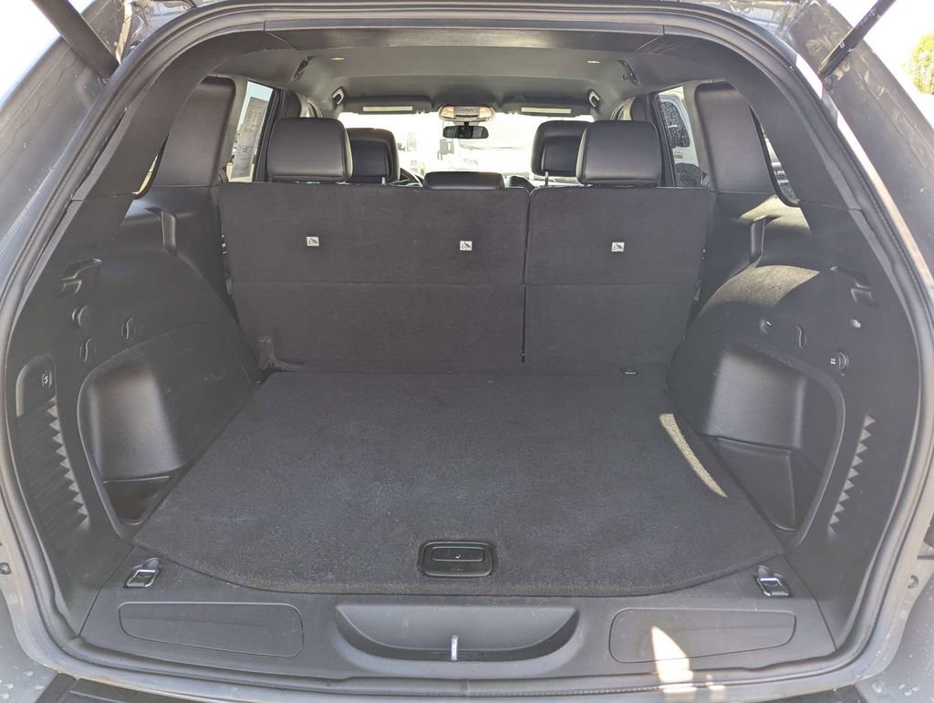 Used 2021 Jeep Grand Cherokee Laredo X RWD image 7