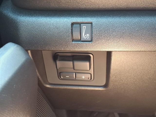 Used 2025 Chevrolet Colorado Trail Boss AWD/4WD image 21