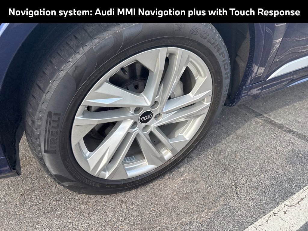 Used 2021 Audi Q7 2.0T Premium w/ Convenience Package AWD/4WD image 3