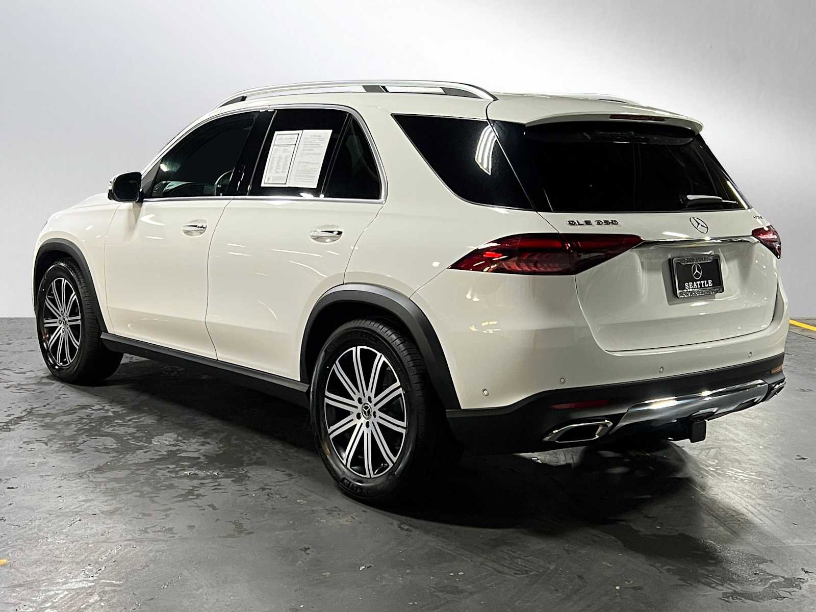 Used 2025 Mercedes-Benz GLE 350 4MATIC image 5