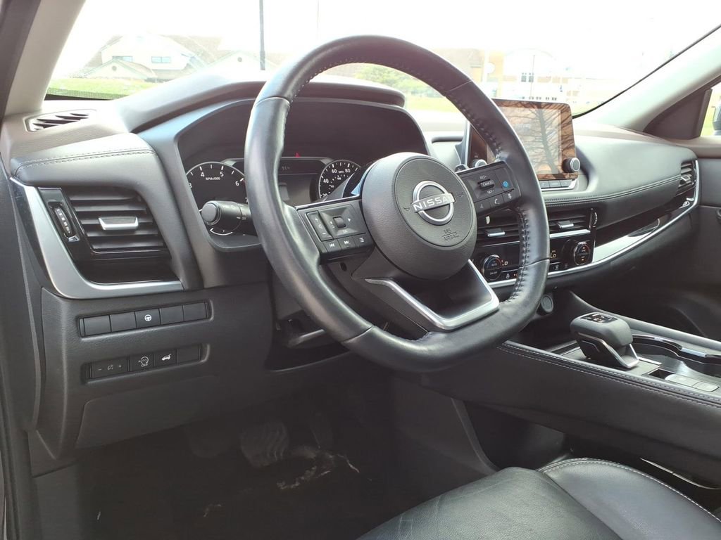 Used 2023 Nissan Rogue SL image 14
