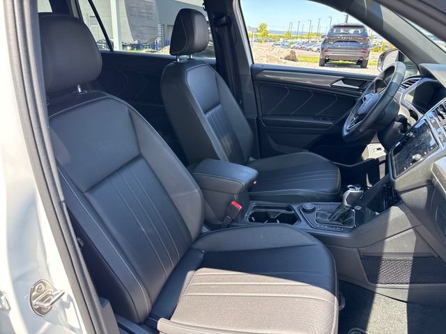 Used 2024 Volkswagen Tiguan SE R-Line AWD/4WD image 13