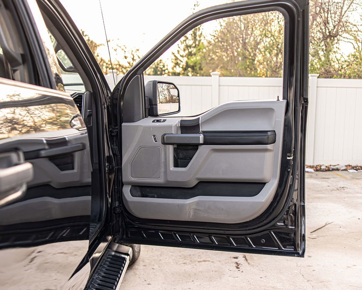 Used 2015 Ford F150 XLT AWD/4WD image 38