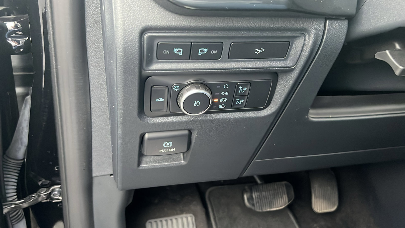 Used 2022 Ford F150 XLT w/ Equipment Group 302A High image 14