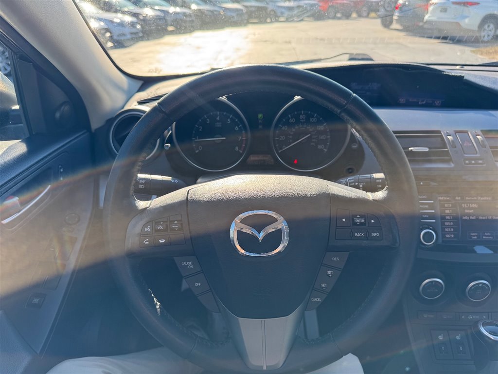 Used 2013 MAZDA MAZDA3 i Grand Touring image 11