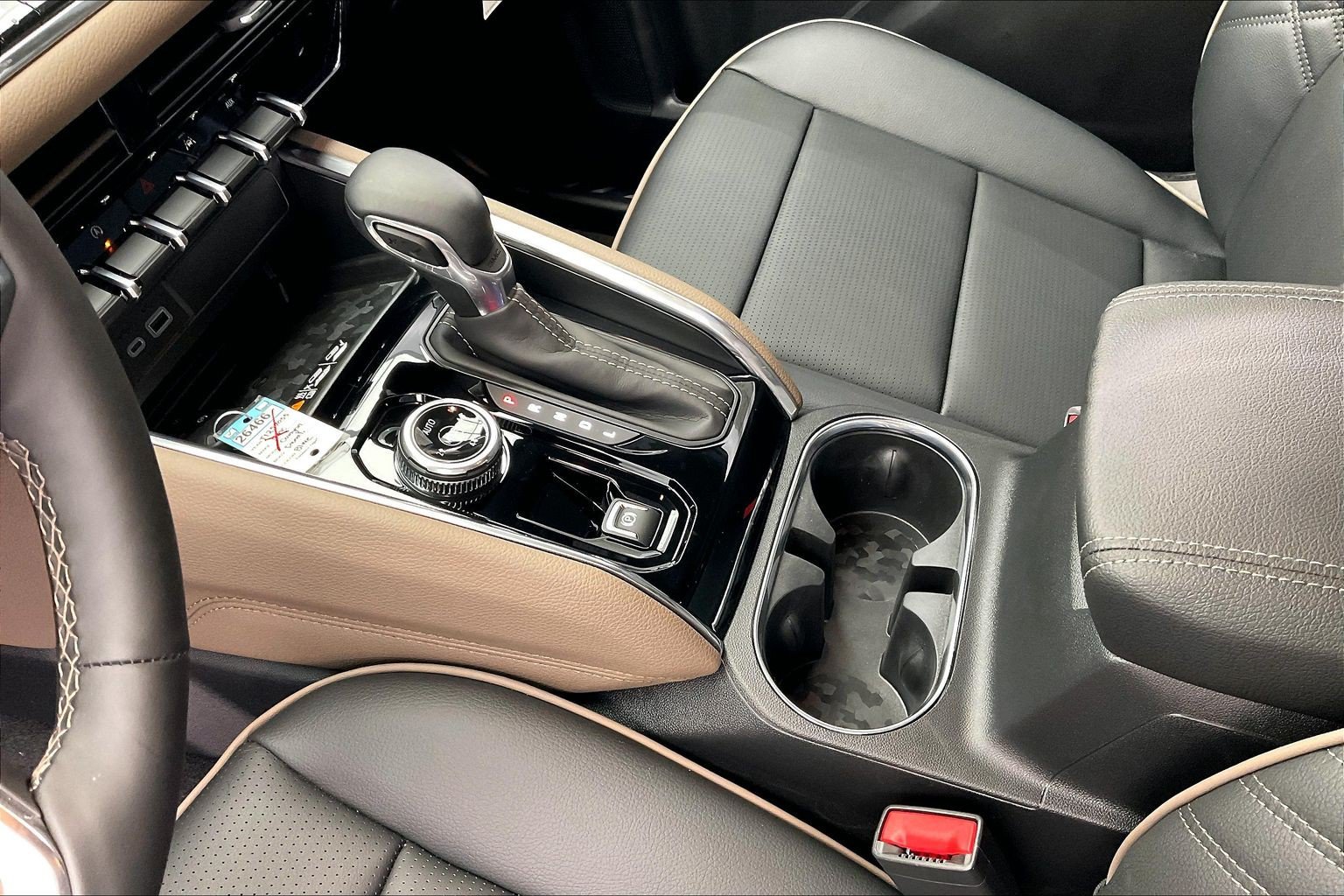 New 2026 GMC Canyon Denali AWD/4WD image 8