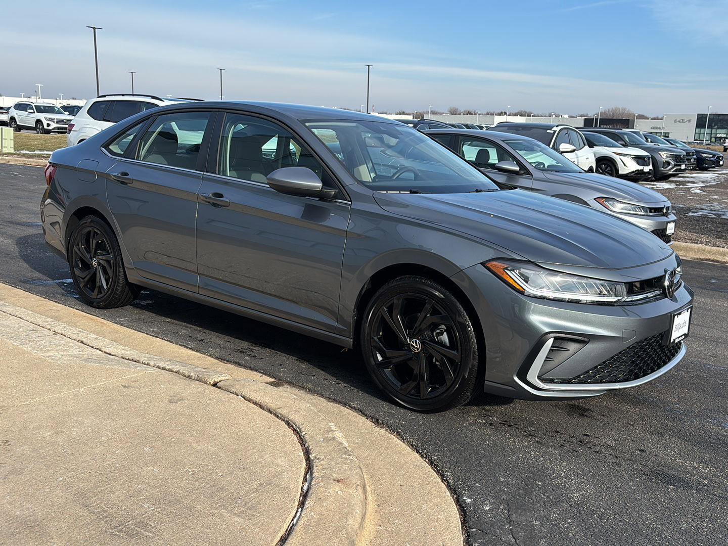 Used 2025 Volkswagen Jetta SE w/ Black Wheel Package image 6