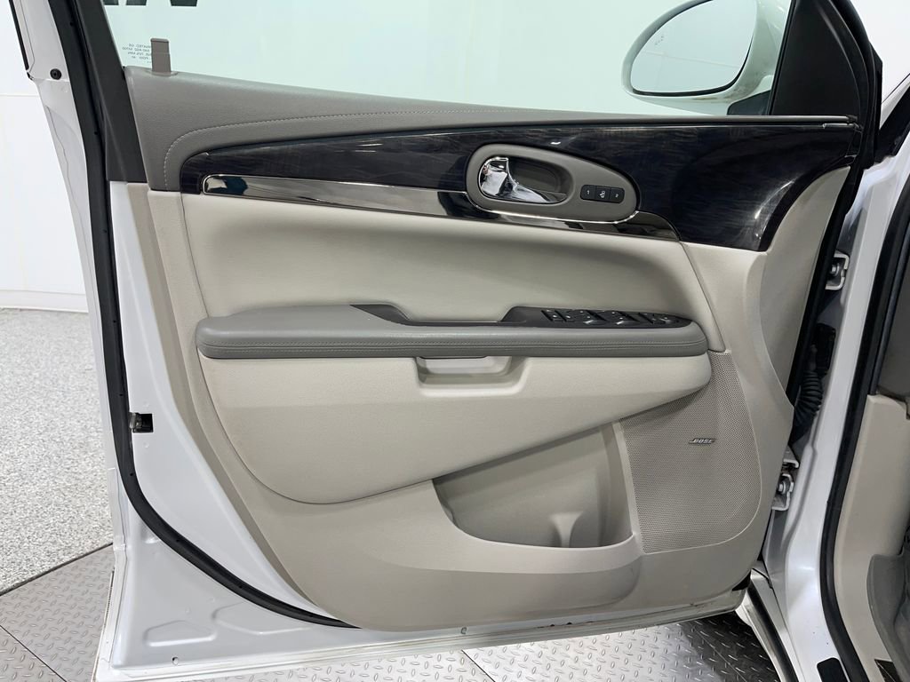 Used 2016 Buick Enclave Leather image 17